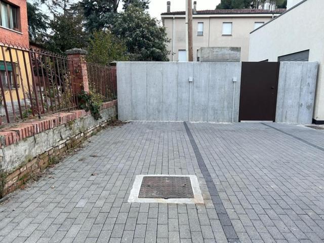 Housmart Toscana 53 Black Boloňa Exteriér fotografie